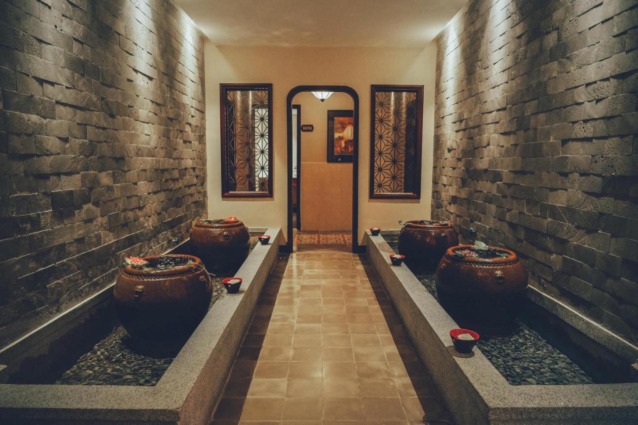 Allegro Hoi An . A Little Luxury Hotel & Spa Exterior foto A foot bath at a spa