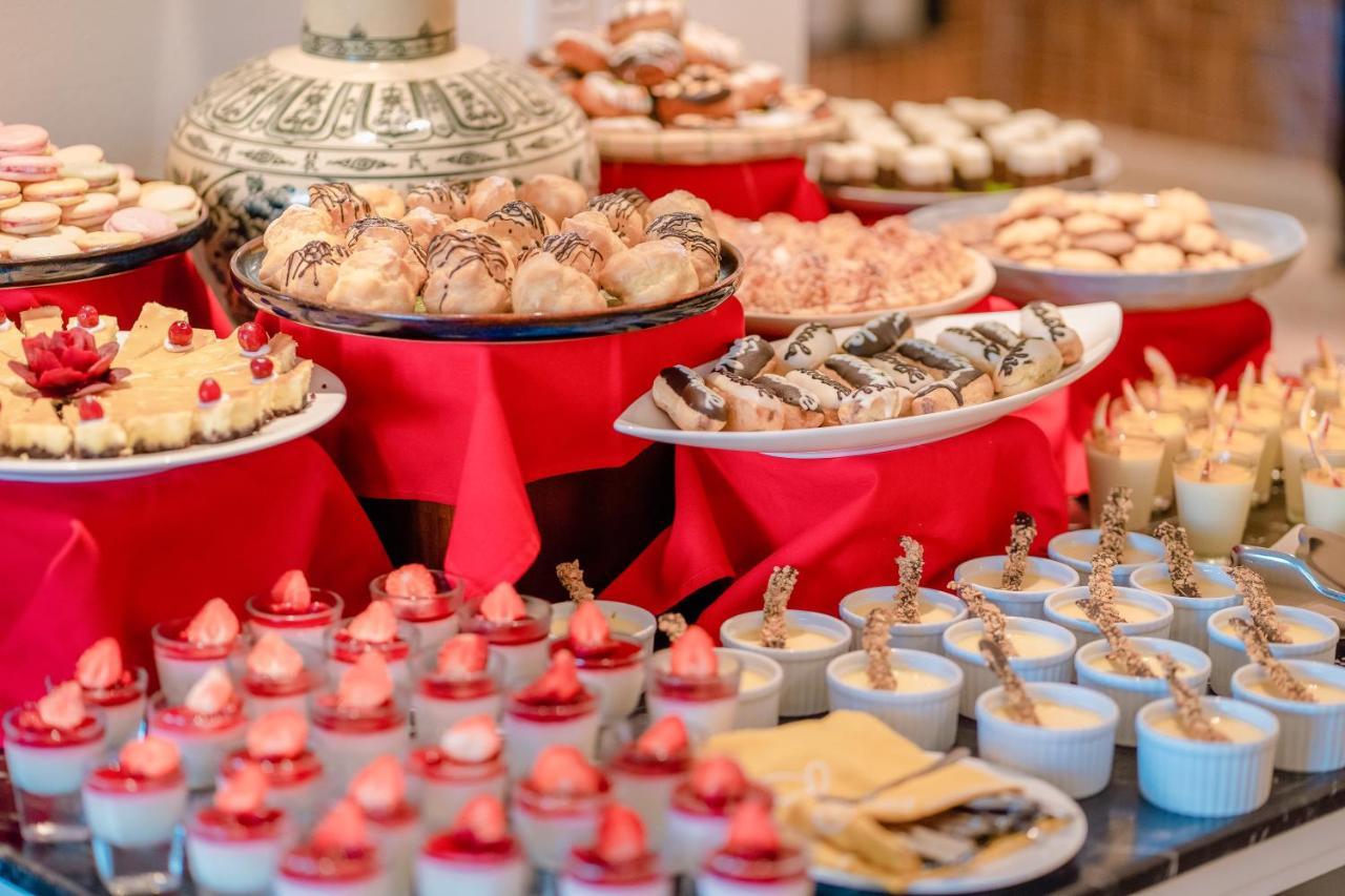Allegro Hoi An . A Little Luxury Hotel & Spa Exterior foto A dessert buffet
