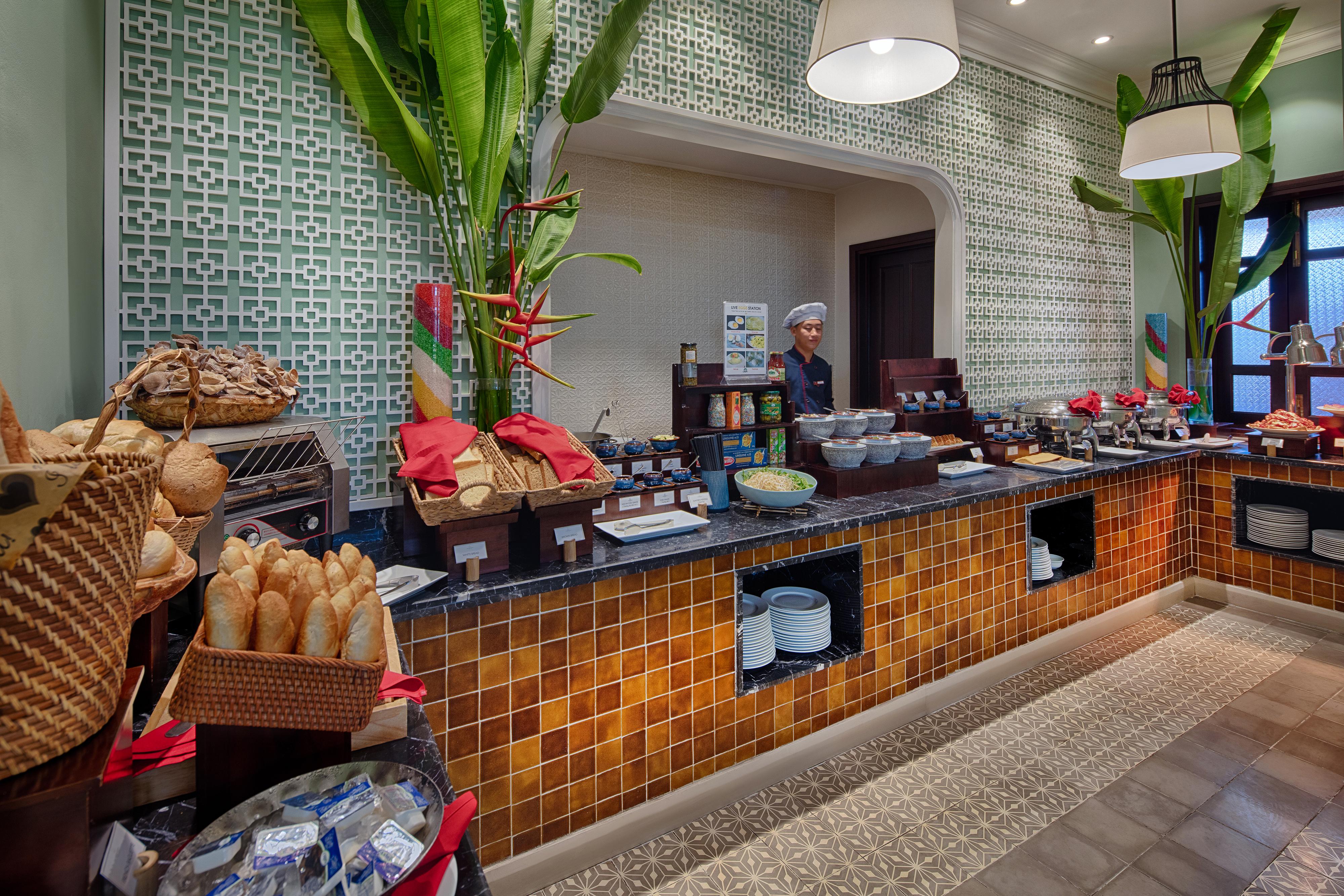 Allegro Hoi An . A Little Luxury Hotel & Spa Exterior foto The buffet at the hotel